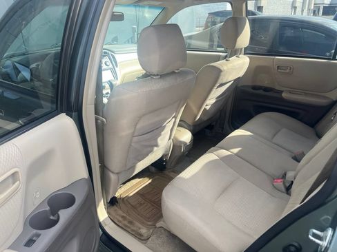Used 2006 Toyota Highlander 2WD image 10