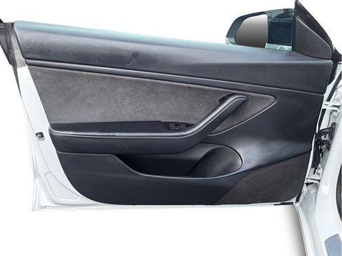 Used 2018 Tesla Model 3 Long Range image 14