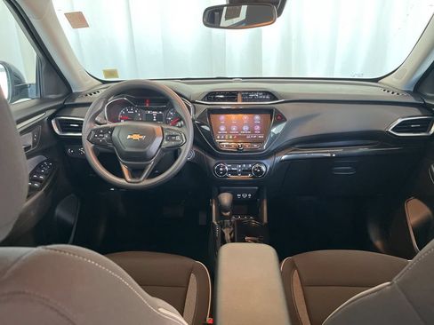 Used 2023 Chevrolet TrailBlazer LT w/ Convenience Package AWD/4WD image 9