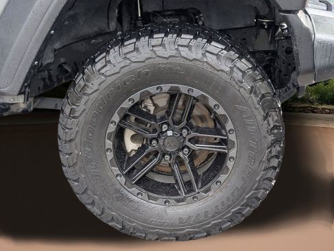 Used 2021 Jeep Wrangler Unlimited Islander image 23