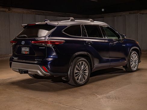 Used 2021 Toyota Highlander Platinum AWD/4WD image 9