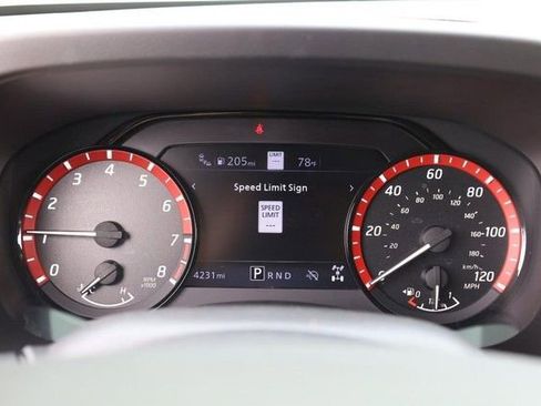 Certified 2025 Nissan Frontier PRO-4X w/ Pro Premium Package AWD/4WD image 11