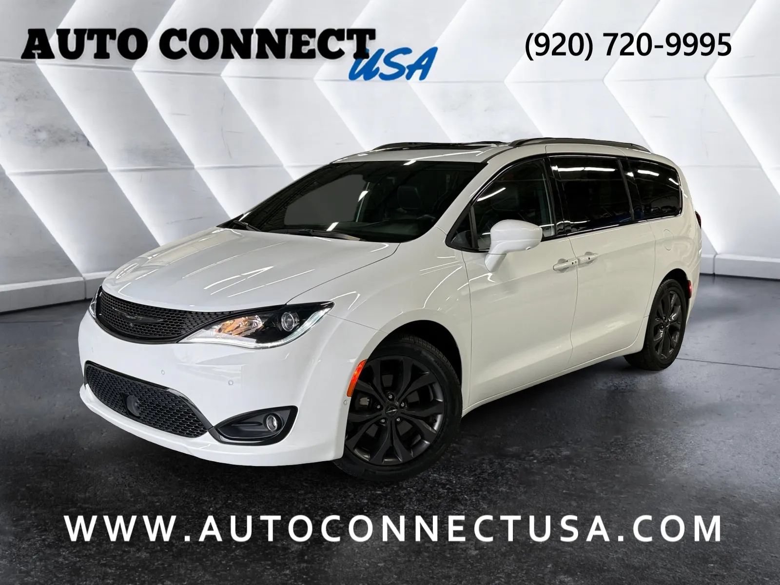 Used 2018 Chrysler Pacifica Touring-L Plus w/ Advanced Safetytec Group FWD image 1