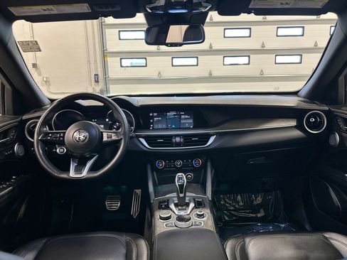 Used 2022 Alfa Romeo Stelvio Ti image 28