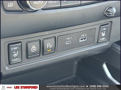 Used 2022 Nissan Frontier SV w/ SV Premium Package image 33