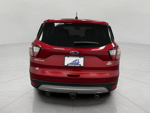 Used 2017 Ford Escape SE image 6