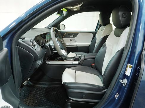Used 2023 Mercedes-Benz GLB 35 AMG 4MATIC image 12