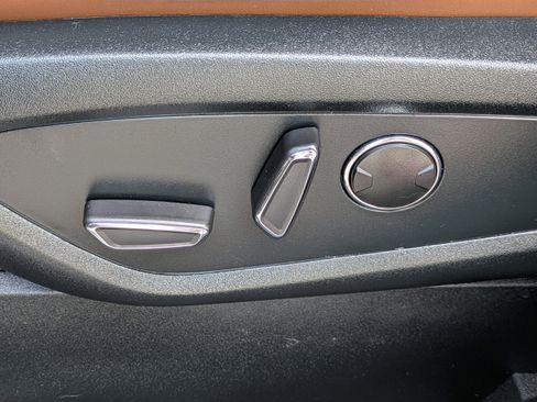 Used 2022 Lincoln Nautilus Reserve w/ Equipment Group 201A image 19