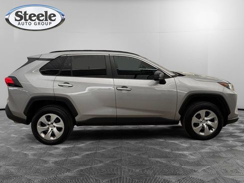 Used 2020 Toyota RAV4 LE image 6
