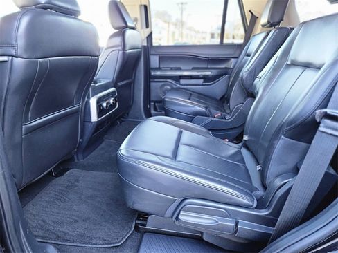 Used 2024 Ford Expedition XLT image 13