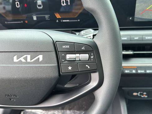 New 2026 Kia K4 FWD image 19