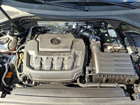 Used 2022 Volkswagen Tiguan SE image 27
