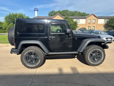 Used 2012 Jeep Wrangler Rubicon AWD/4WD image 6