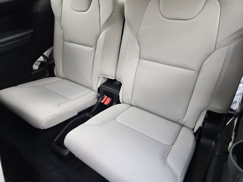 New 2026 Volvo XC90 B6 Ultra image 35