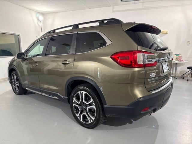 Used 2023 Subaru Ascent Limited w/ Technology Package AWD/4WD image 6