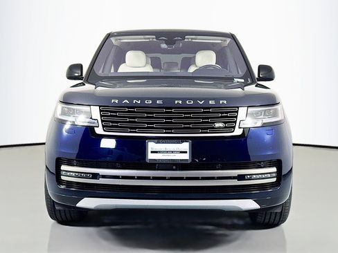 Used 2023 Land Rover Range Rover Long Wheelbase SE image 2