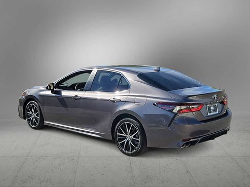 Used 2024 Toyota Camry SE image 6