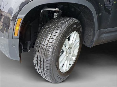 New 2025 Land Rover Defender 110 S image 29