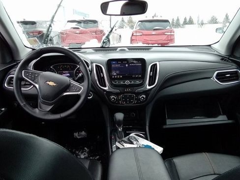Used 2023 Chevrolet Equinox Premier image 7
