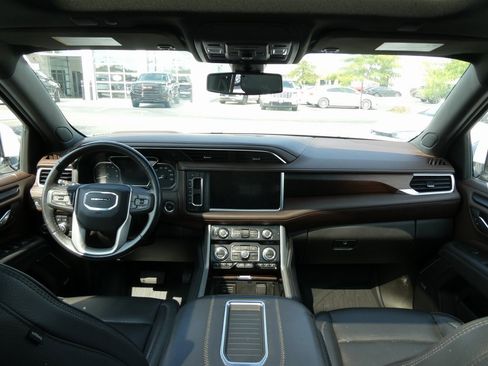 Used 2021 GMC Yukon Denali image 39