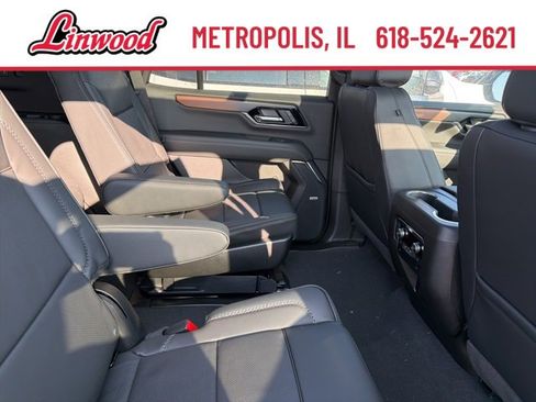 New 2026 GMC Yukon Denali w/ Sun & Power Step Package image 13