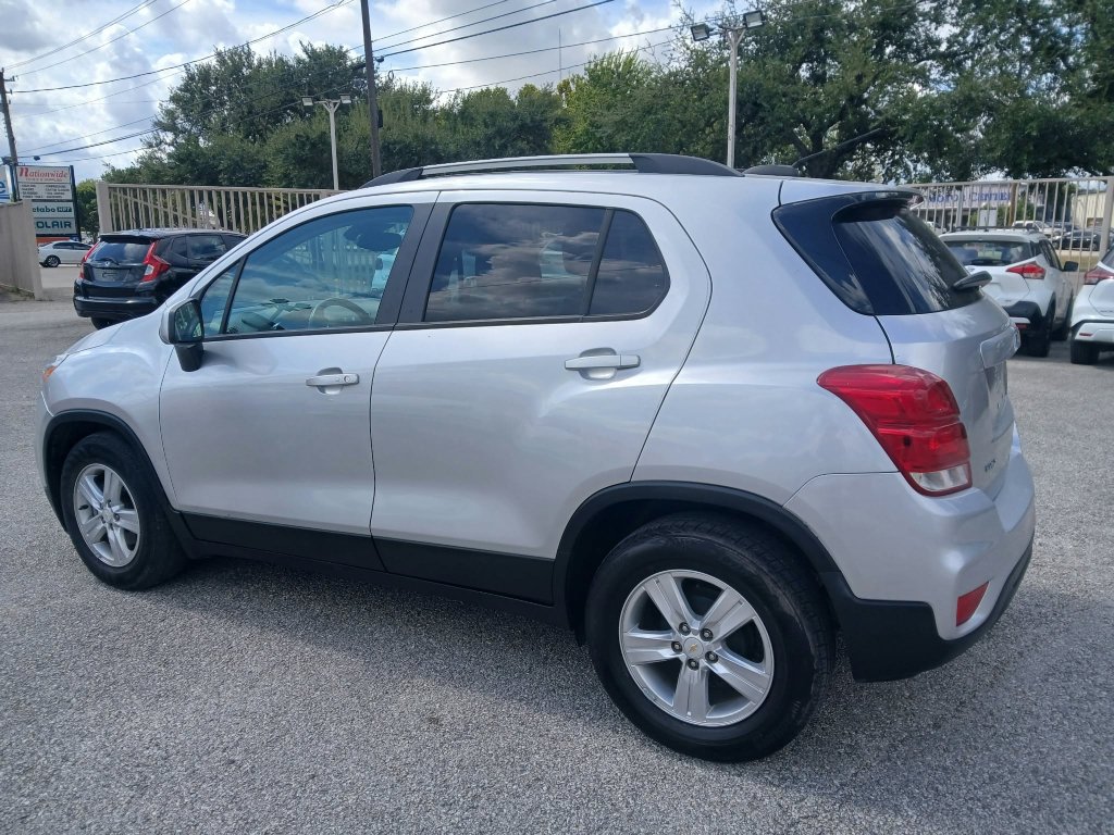 Used 2021 Chevrolet Trax LT w/ LT Convenience Package FWD image 7