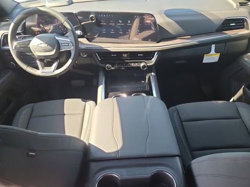 New 2026 Chevrolet Suburban LS RWD image 11