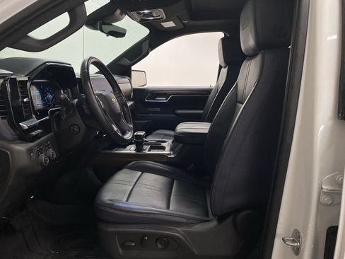 Used 2023 Chevrolet Silverado 1500 High Country w/ Technology Package AWD/4WD image 13