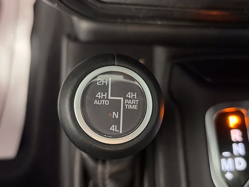 Used 2023 Jeep Wrangler Unlimited Sahara AWD/4WD image 27