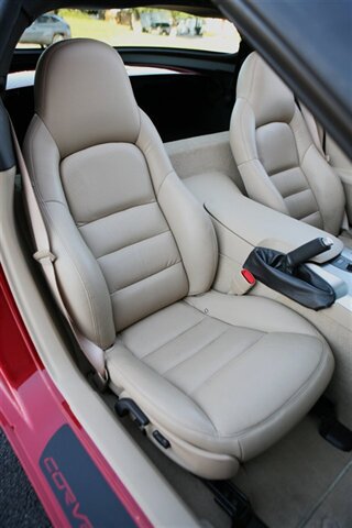 Used 2005 Chevrolet Corvette Coupe w/ Preferred Equipment Group RWD image 26