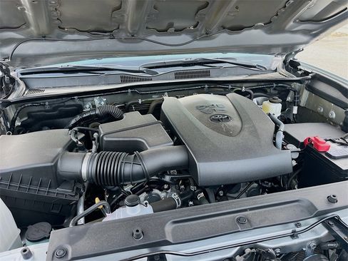 Used 2022 Toyota Tacoma SR5 image 29