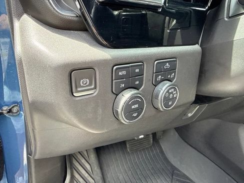 Used 2024 Chevrolet Silverado 1500 LT Trail Boss w/ Convenience Package II AWD/4WD image 11