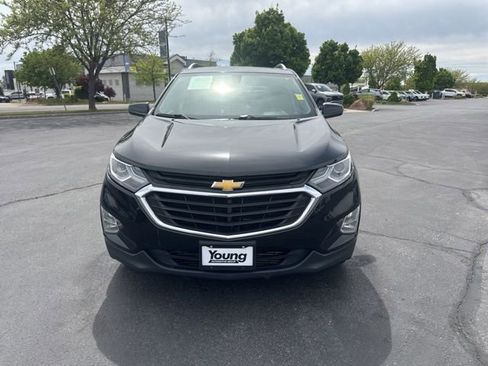 Used 2018 Chevrolet Equinox LT w/ Sun & Infotainment Package image 2