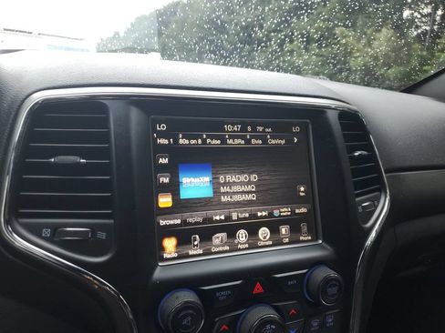 Used 2017 Jeep Grand Cherokee Altitude RWD image 19