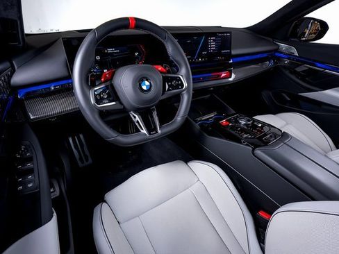 Used 2025 BMW M5 w/ Carbon Package image 30