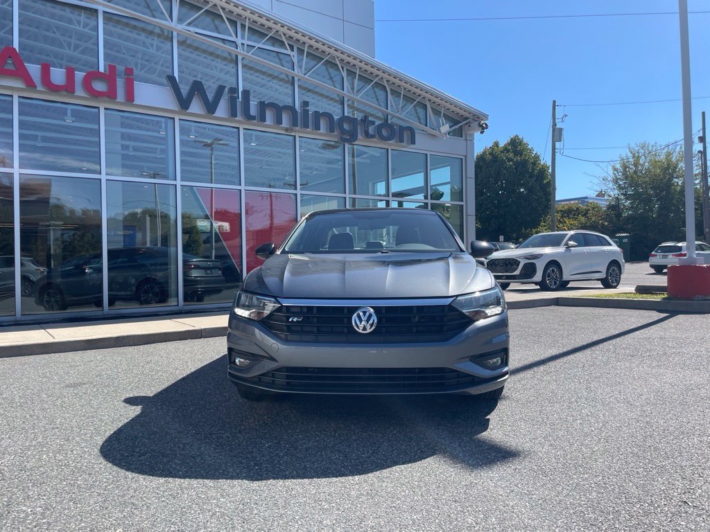 Used 2019 Volkswagen Jetta R-Line w/ R-Line Cold Weather Package FWD image 3