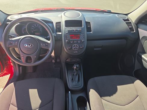 Used 2013 Kia Soul FWD image 24