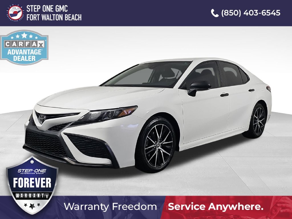 Used 2023 Toyota Camry SE FWD image 1