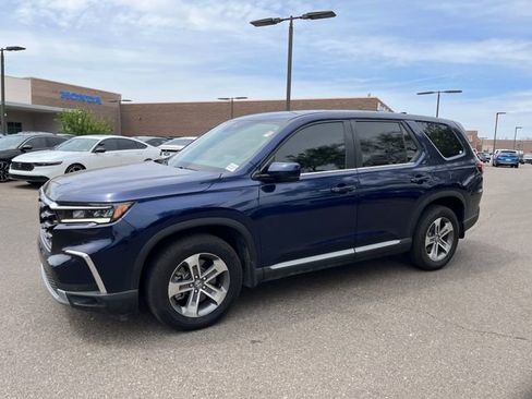 Used 2025 Honda Pilot EX-L image 1