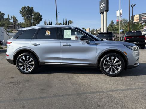 Used 2022 Lincoln Corsair Reserve w/ Equipment Group 201A image 8