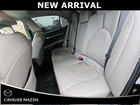 Used 2019 Toyota Camry SE image 25