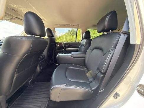 Used 2022 INFINITI QX80 Luxe w/ All-Season Package RWD image 12