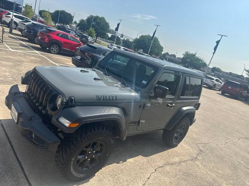 Used 2022 Jeep Wrangler Sport AWD/4WD image 9