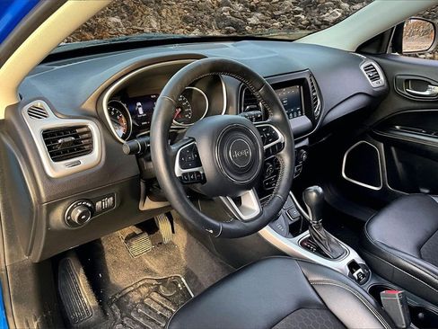 Used 2018 Jeep Compass Latitude w/ Popular Equipment Group image 12