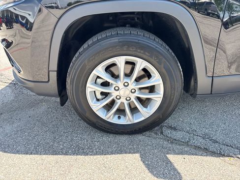 Used 2022 Jeep Cherokee Latitude Lux AWD/4WD image 37