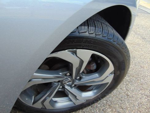 Used 2020 Honda Accord EX image 29