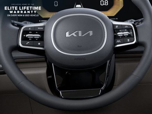 New 2026 Kia Carnival EX FWD image 23