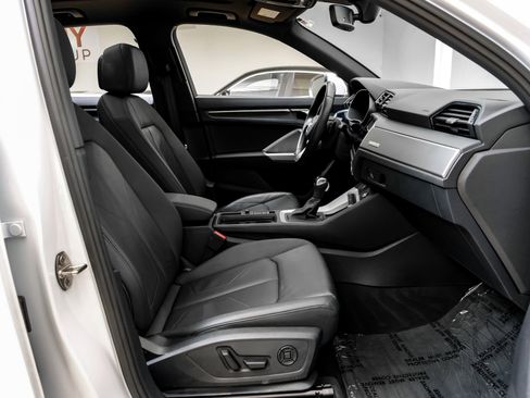 Used 2024 Audi Q3 2.0T Premium w/ Convenience Package image 35