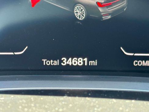 Used 2021 BMW 750i xDrive w/ Executive Package image 28