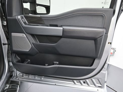 Used 2025 Ford F150 Lariat w/ Equipment Group 502A High image 31